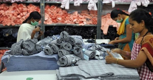 Garment workers compensate for lockdown aid with work, pay